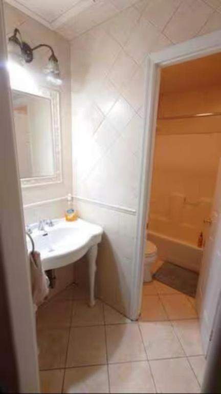 Privatunterkunft Spacious For 4 People In Williamsburg ! *